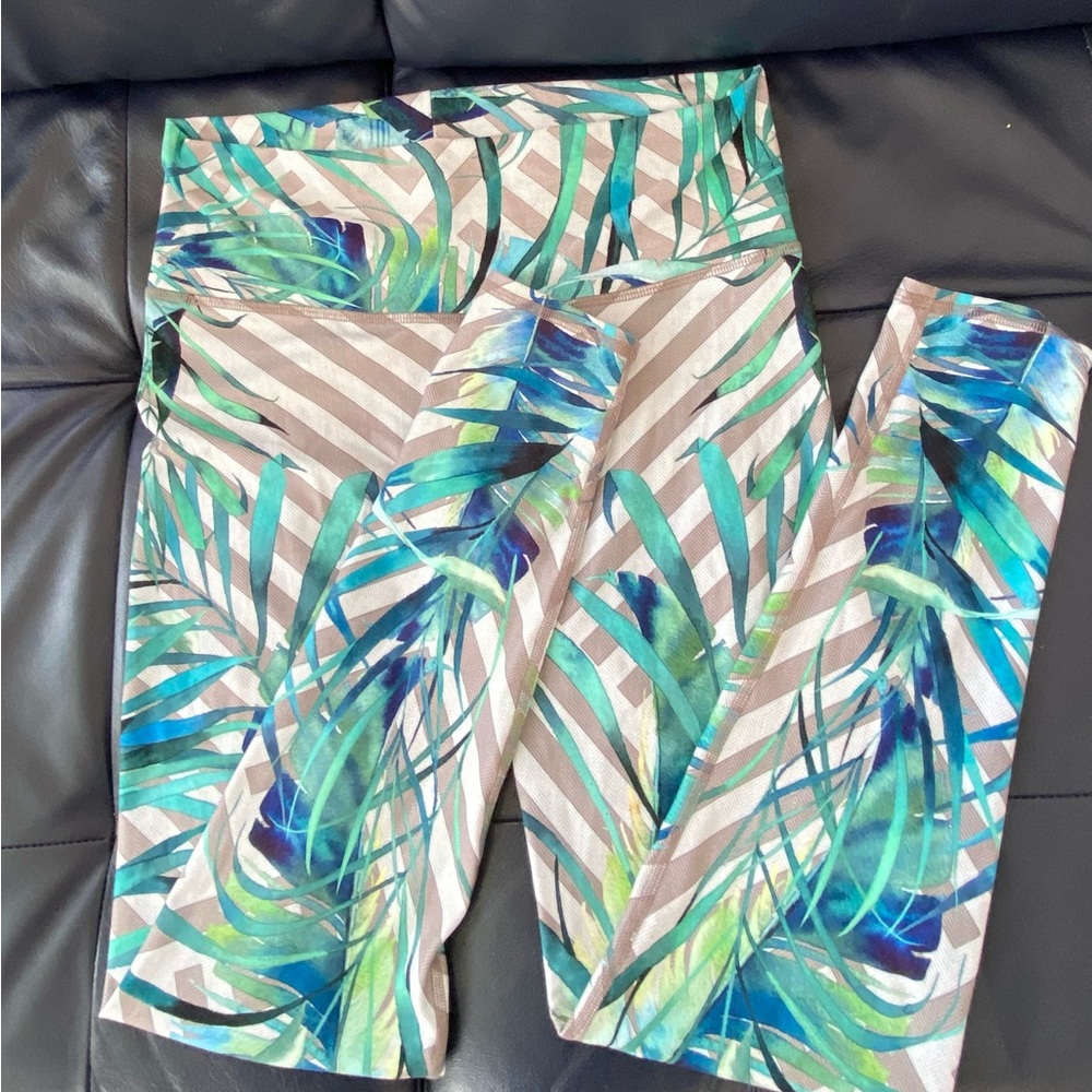 NWOT XL Beautiful Niyama Sol Icon Seagrass Barefoot Ankle Length Leggings Yoga!